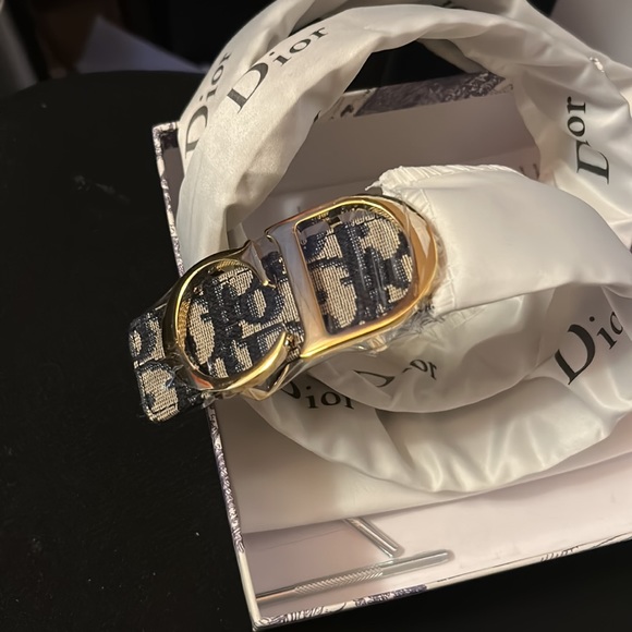 Brand new Christian Dior reversible belt for sale. I can’t fit it unfortunately. - Picture 3 of 3